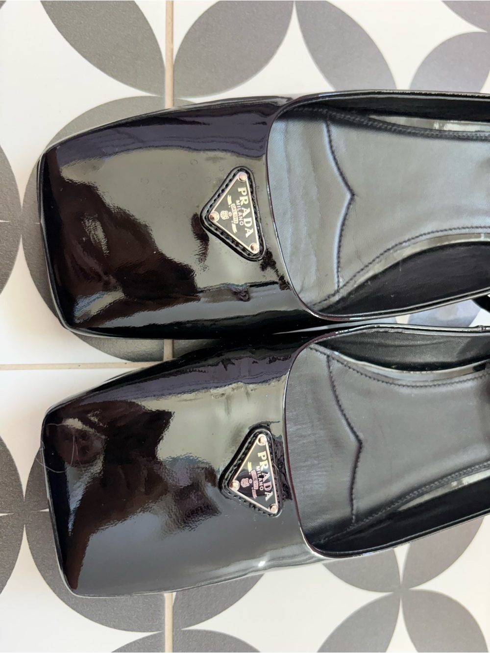 (USED) Prada Black Patent Leather Square-Toe Ankle-Strap flats with Logo - Picture 2 of 7